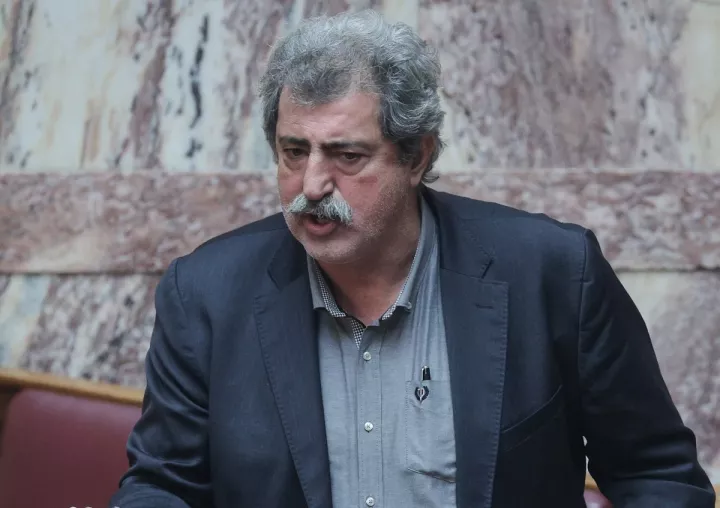 Τον Πολάκη από τη μαρκίζα του ΣΥΡΙΖΑ δεν τον κατεβάζει κανείς